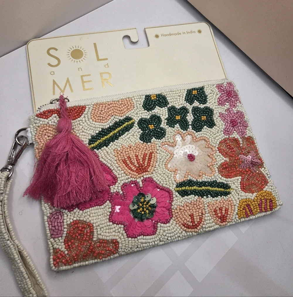 💕▪️Sol And Mer ▪️Pink Floral Beaded  Coin Purse Wristlet